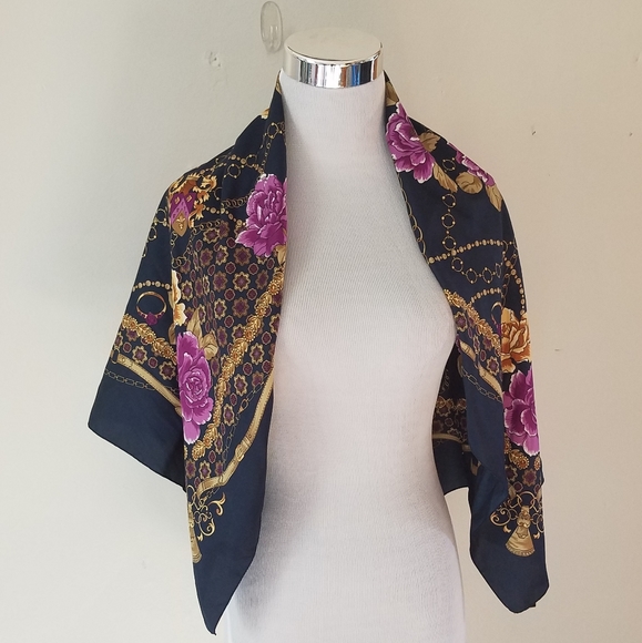 Liz Sinclair Floral Scarf - Picture 3 of 8